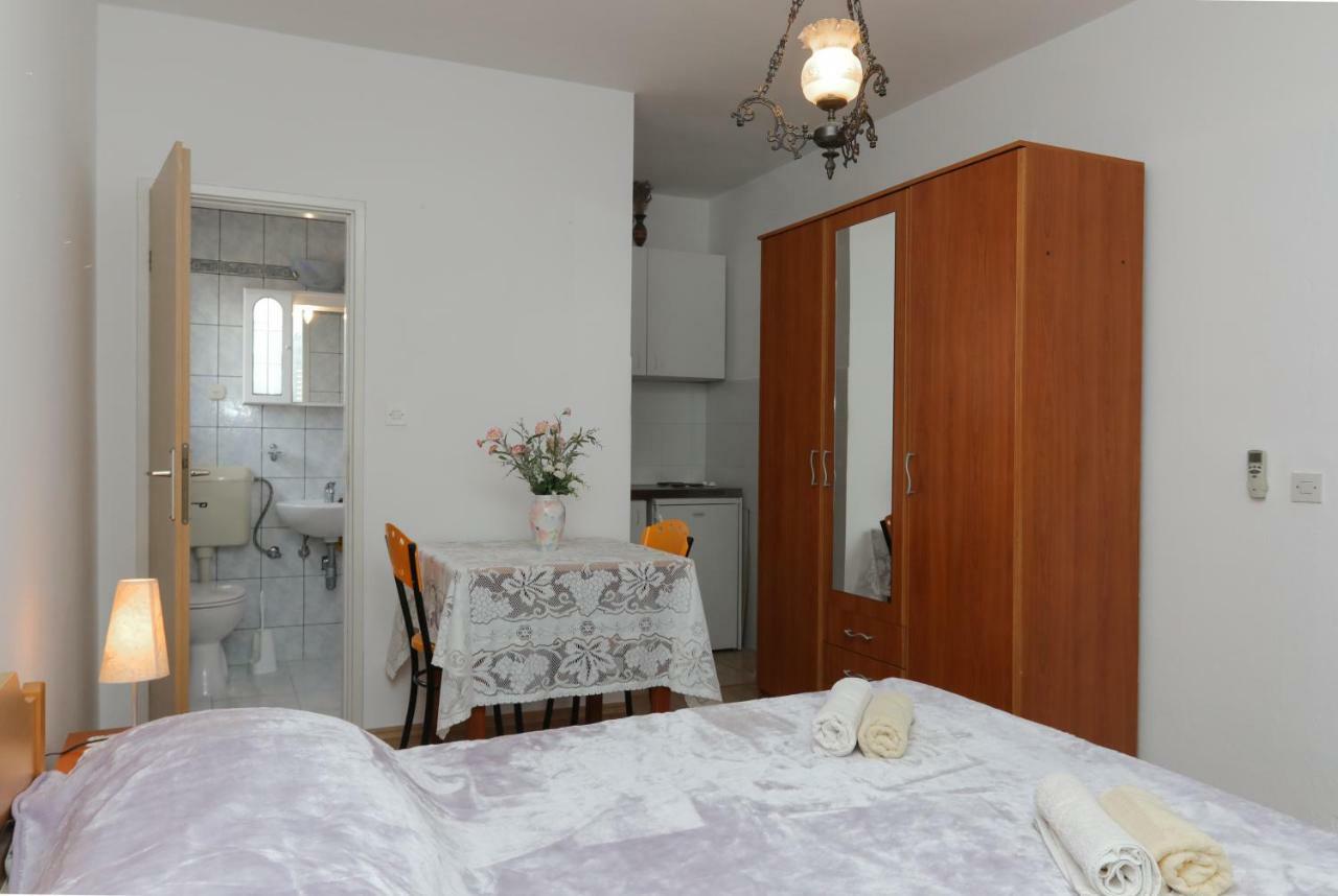 Studio Apartment Ana 苏佩塔尔 外观 照片